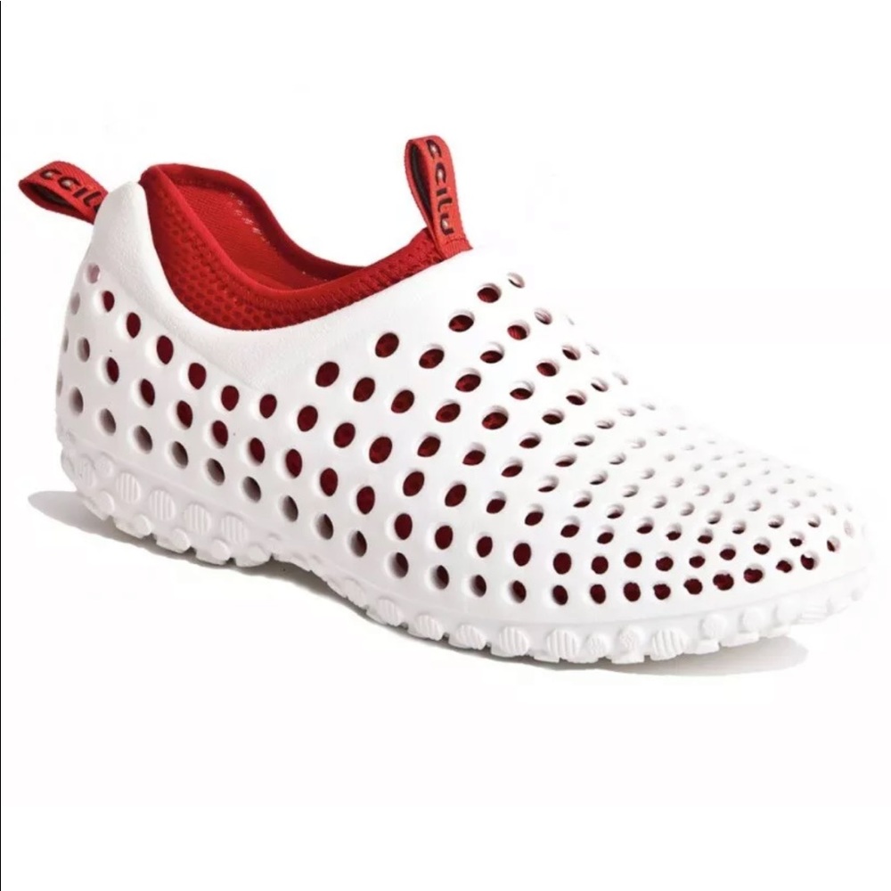 CCILU Men’s White & Red Summer Swim Shoes With Removable Insole Size: 13